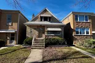 5552 N Major Ave, Chicago, IL 60630 - Photo 1