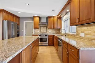 16280 W Woodbine Cir, Vernon Hills, IL 60061 - Photo 8