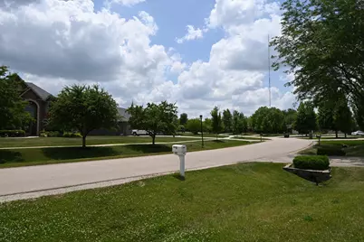 3900 W Nettle Creek Drive, Morris, IL 60450 - Photo 10