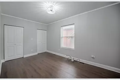 7715 S Oglesby Avenue, Chicago, IL 60649 - Photo 10