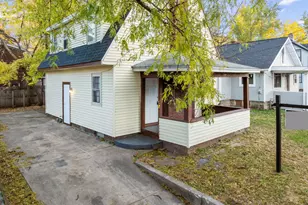 233 Oakwood Ave, Rockford, IL 61101 - Photo 2