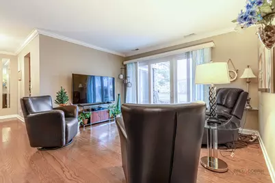 193 Hemingway Court, Vernon Hills, IL 60061 - Photo 8