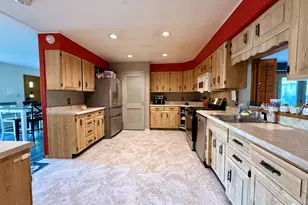 301 S Walnut St, Clifton, IL 61727 - Photo 6