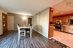 301 S Walnut St, Clifton, IL 61727 - Photo 4