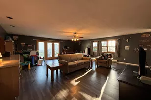 301 S Walnut St, Clifton, IL 61727 - Photo 6