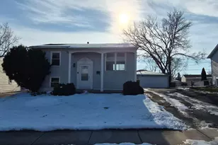 225 McKool Ave, Romeoville, IL 60446 - Photo 1