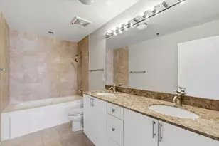 740 W Fulton St, Chicago, IL 60661 - Photo 10