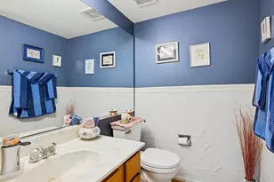 10 Barrington Ct, Lake in the Hills, IL 60156 - Photo 8