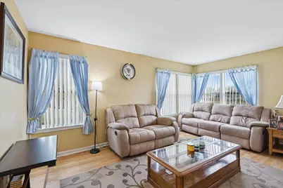 10 Barrington Court, Lake in the Hills, IL 60156 - Photo 6