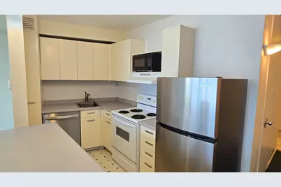 300 N State Street #2126, Chicago, IL 60654 - Photo 6