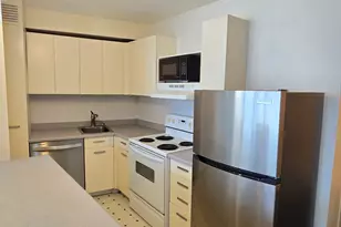 300 N State St, Chicago, IL 60654 - Photo 6