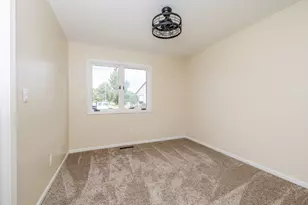 704 N Rose Farm Rd, Woodstock, IL 60098 - Photo 18