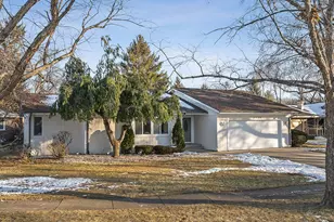 5226 Arbutus Rd, Rockford, IL 61107 - Photo 2