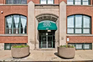 1727 S Indiana Ave, Chicago, IL 60616 - Photo 1