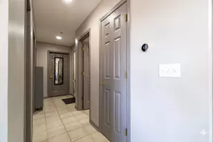 100 N Bokelman St, Roselle, IL 60172 - Photo 6