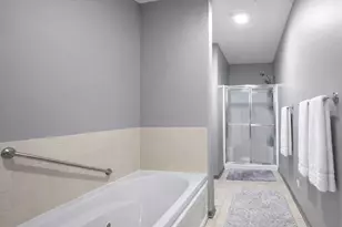 100 N Bokelman St, Roselle, IL 60172 - Photo 20