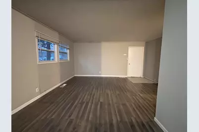 140 Hickory Drive, Carpentersville, IL 60110 - Photo 2