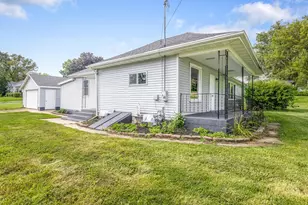 140 E Walnut St, Cedarville, IL 61013 - Photo 32