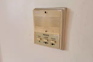 6505 S Eberhart Ave, Chicago, IL 60637 - Photo 12