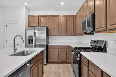 1221 Glenmont Street, Algonquin, IL 60102 - Photo 2