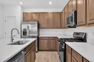 1221 Glenmont St, Algonquin, IL 60102 - Photo 2