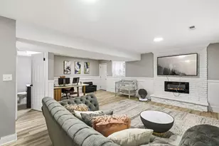 825 Cherry Ln, Thornton, IL 60476 - Photo 16