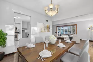 1790 Devonshire Ct, Elgin, IL 60123 - Photo 6