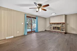 1790 Devonshire Ct, Elgin, IL 60123 - Photo 16
