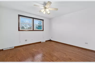 1790 Devonshire Court, Elgin, IL 60123 - Photo 14