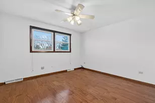 1790 Devonshire Ct, Elgin, IL 60123 - Photo 14