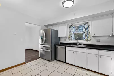 1790 Devonshire Court, Elgin, IL 60123 - Photo 8