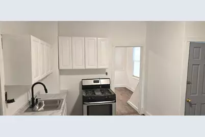 2046 W 69th Place, Chicago, IL 60636 - Photo 10