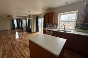 2936 Deerpath Ln, Carpentersville, IL 60110 - Photo 8