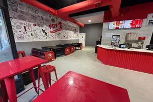 2441 N Clark St, Chicago, IL 60614 - Photo 2