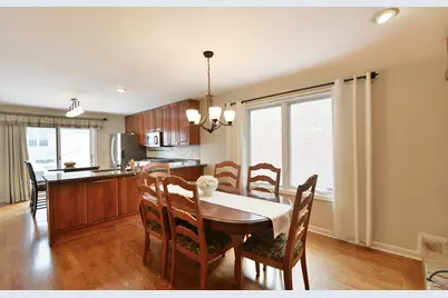 4675 Olmstead Drive, Hoffman Estates, IL 60192 - Photo 10