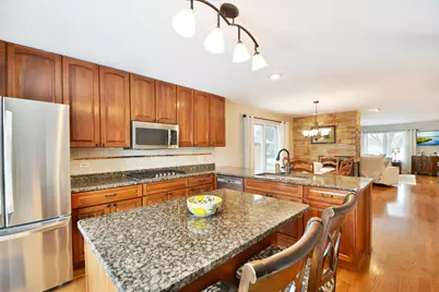 4675 Olmstead Drive, Hoffman Estates, IL 60192 - Photo 12