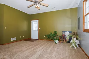 67 Oak Park Rd, Bloomington, IL 61701 - Photo 22