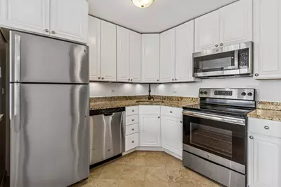 111 E Chestnut Street #20B, Chicago, IL 60611 - Photo 16