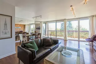 5600 Hillcrest Ln, Lisle, IL 60532 - Photo 2