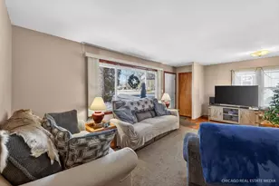 871 S Chatham Ave, Addison, IL 60101 - Photo 4