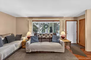 871 S Chatham Ave, Addison, IL 60101 - Photo 12