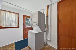 871 S Chatham Ave, Addison, IL 60101 - Photo 16