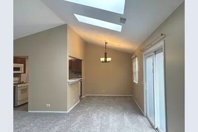 122 Stirling Lane #X2, Schaumburg, IL 60194 - Photo 4