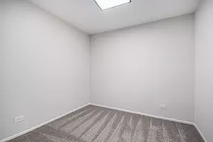 700 Wellington Ave, Elk Grove Village, IL 60007 - Photo 8