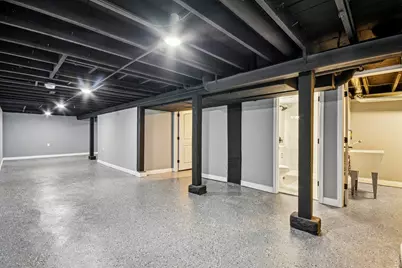 8536 S Maryland Avenue, Chicago, IL 60619 - Photo 18