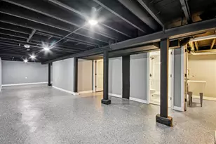 8536 S Maryland Ave, Chicago, IL 60619 - Photo 18