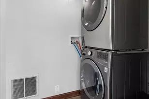 380 Dulles Rd, Des Plaines, IL 60016 - Photo 6