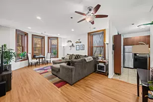 550 W Surf St, Chicago, IL 60657 - Photo 4