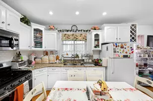 5250 W Drummond Pl, Chicago, IL 60639 - Photo 8