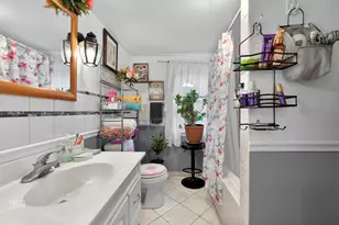 5250 W Drummond Pl, Chicago, IL 60639 - Photo 14